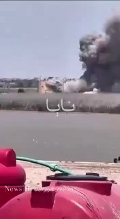 תקיפות אוויריות אמריקאיות והפצצות עזות,...