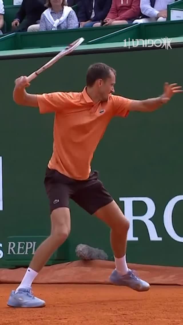 ⁨ מדבדב זרק את המחבט, הקהל עושה ״עולה״🔊🔊🔊😂⁩...