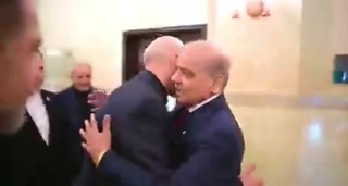 תיעוד מהפגישה של המשלחת האיראנית עם ראש ממשלת פקיסטן שריף...