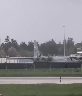 אירלנד: גבר פרץ לתחום המטוסים בנמל התעופה שאנון, טיפס על מטוס...