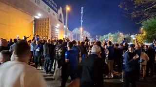 אוהדי הפועל פתח תקווה חוגגים עלייה לפלייאוף העליון...