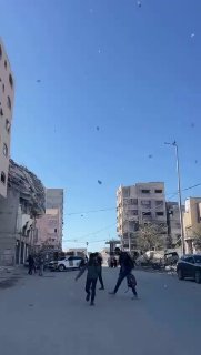 צה"ל הטיל כרוזים ברצועה וקרא לעזתים לא לשתף פעולה עם חמאס...