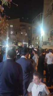 הלוויה של נסיה כראדי, בת 11 מבני ברק, שנפגעה מטיל איראני בערב...