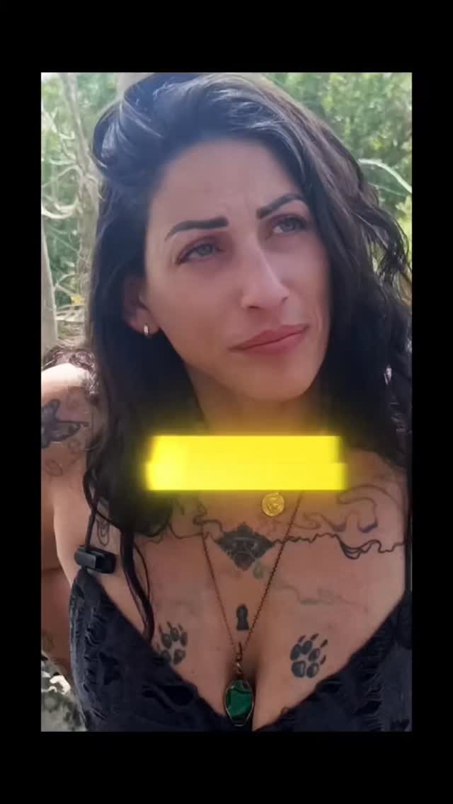 גדלתי בבית של 60 מטר עם 5 אחיות בחדר, אבא נרקומן ומציאות שבה...