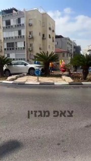 הצרפתים בארץ מצלמים כל רכב על ככר 😅🤦‍♂️...