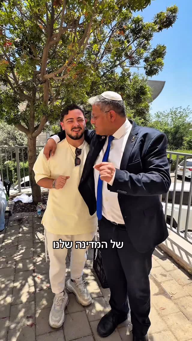 פגשתי אתמול את שורד השבי הגיבור אלמוג ג׳אן, ובירכתי אותו ליום...