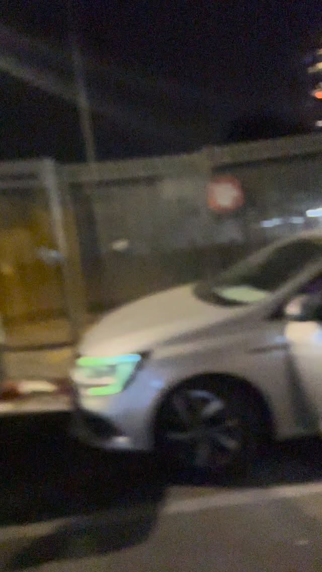 מרדכי דוד: מזהים את המפגין שנצפה מלווה את אהוד ברק בבית המשפט?...