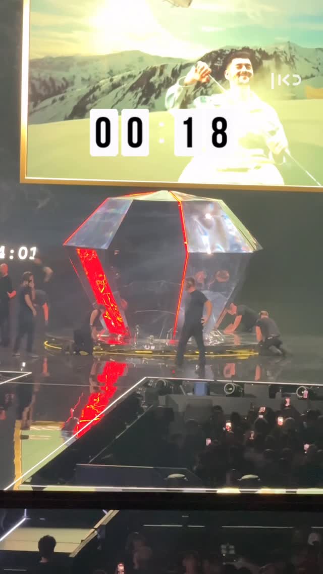 איך יהלום נולד? 💎 הצצה למאחורי הקלעים של בימת האירוויזיון...