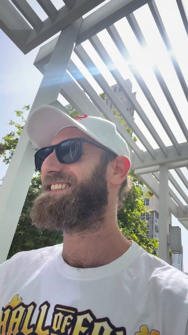 🤣🤣 זה פשוט תענוג ,לא צריך לבחור ביבי רק להזכיר להם שהוא המלך...