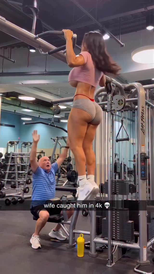 האם אתם חושבים שהיא נתנה לו סטירה קטנה הוא היה מתרשל חחח הסבתא...
