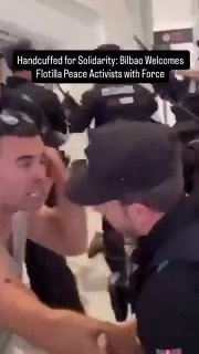 כך התקבלו פעילי המשט לעזה שגורשו מישראל ונחתו בנמל התעופה...