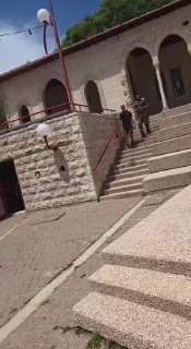 ‏כך זה נראה לפני זמן קצר בקריית שמונה: אזעקה, ירוט באוויר ואז...