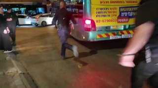 כוחות משטרה מג"ב ובלשים כעת בצומת שמואל הנביא. צילום עובדיה...