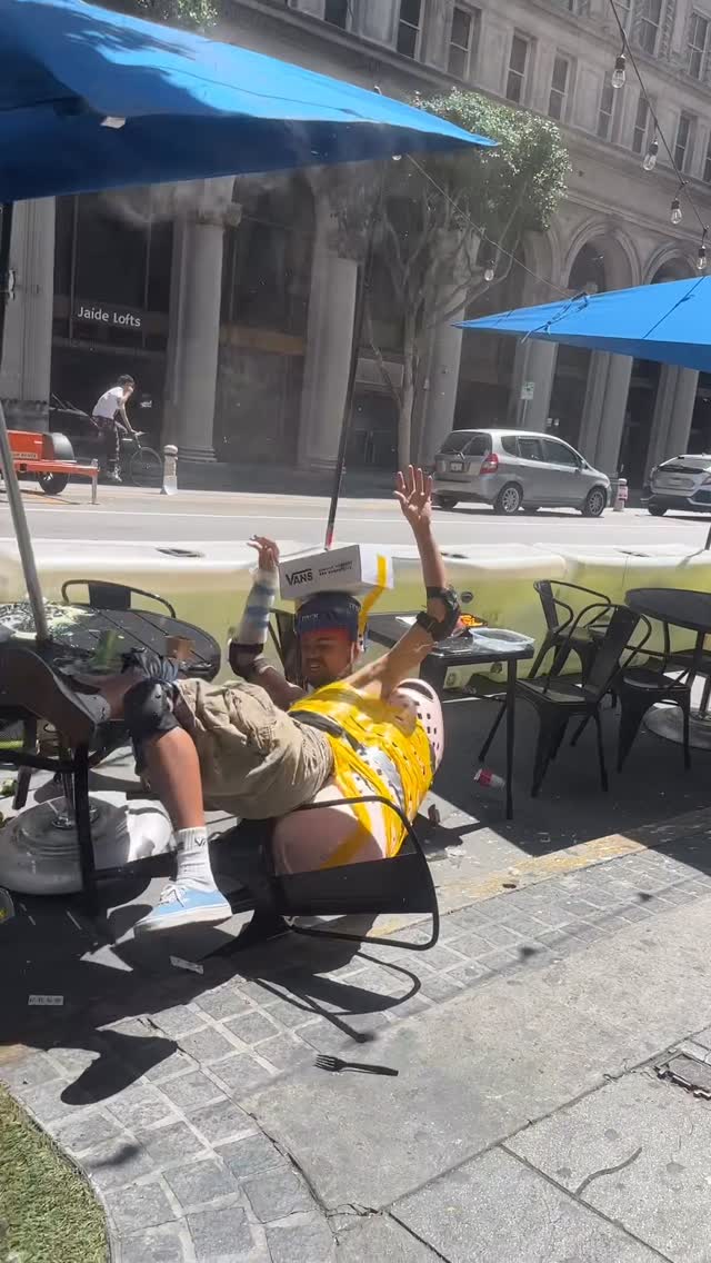 הבלמים שלו נגמרו...
