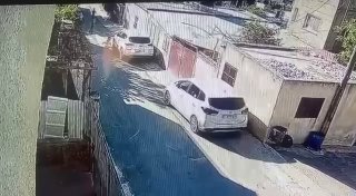 תיעוד: מתיישבים מעלים באש רכבים במסגרת העימותים ...