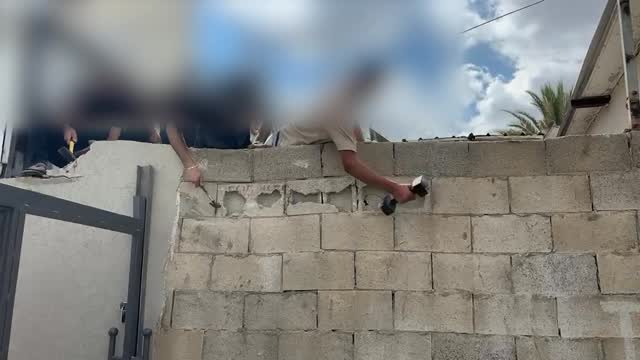 אכיפה, משילות וריבונות: בעלי מתחם בלוד הרסו באופן עצמאי חומות,...