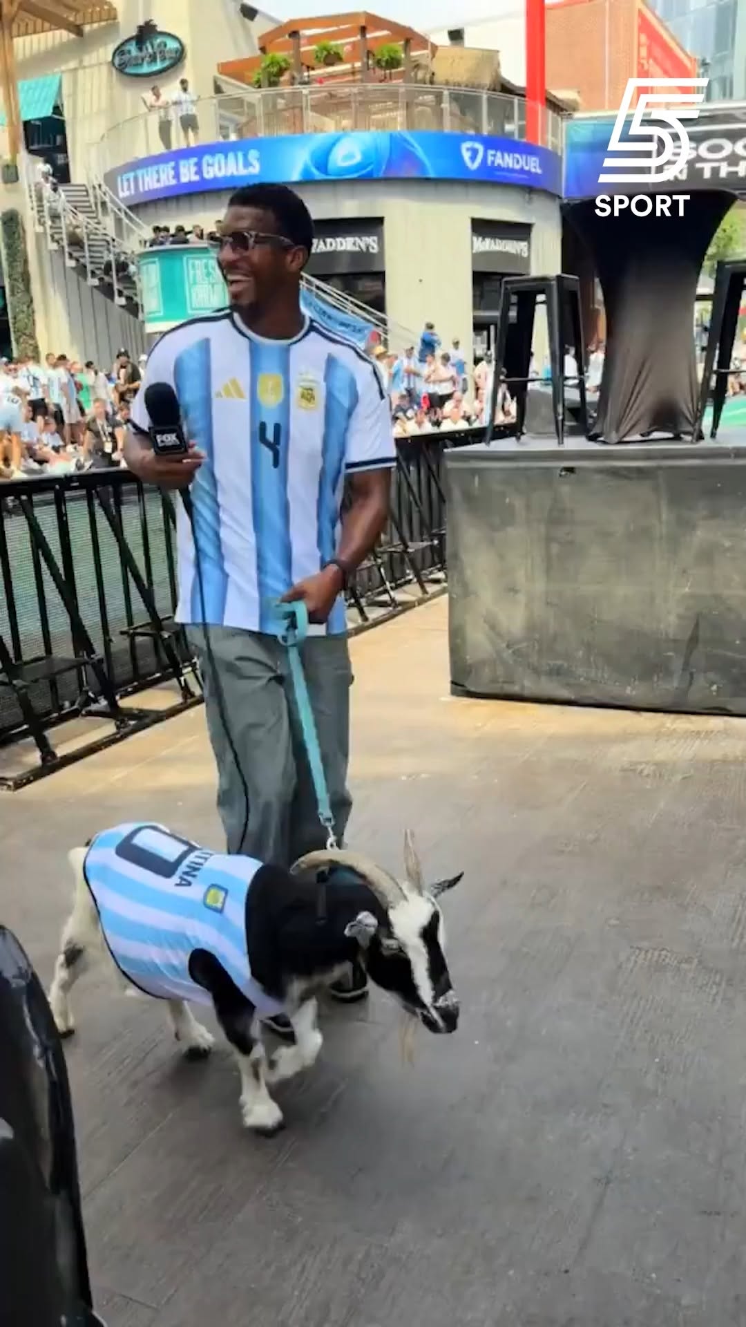 מסי נצפה מסתובב ברחובות ארה"ב🐐...