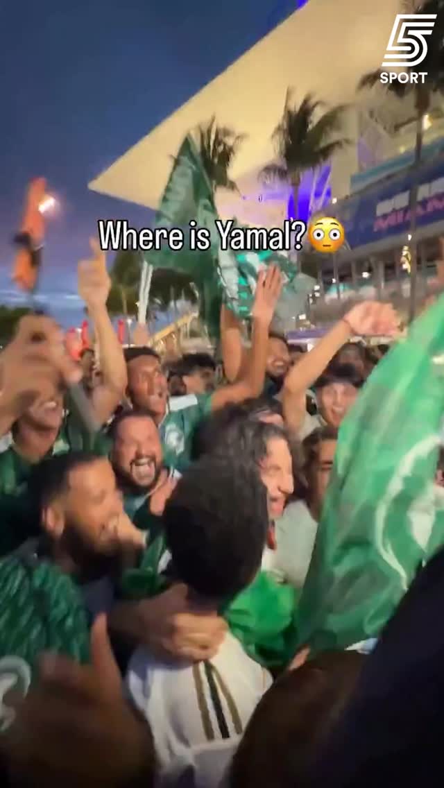 אוהדי ערב הסעודית בטירוף 😂...