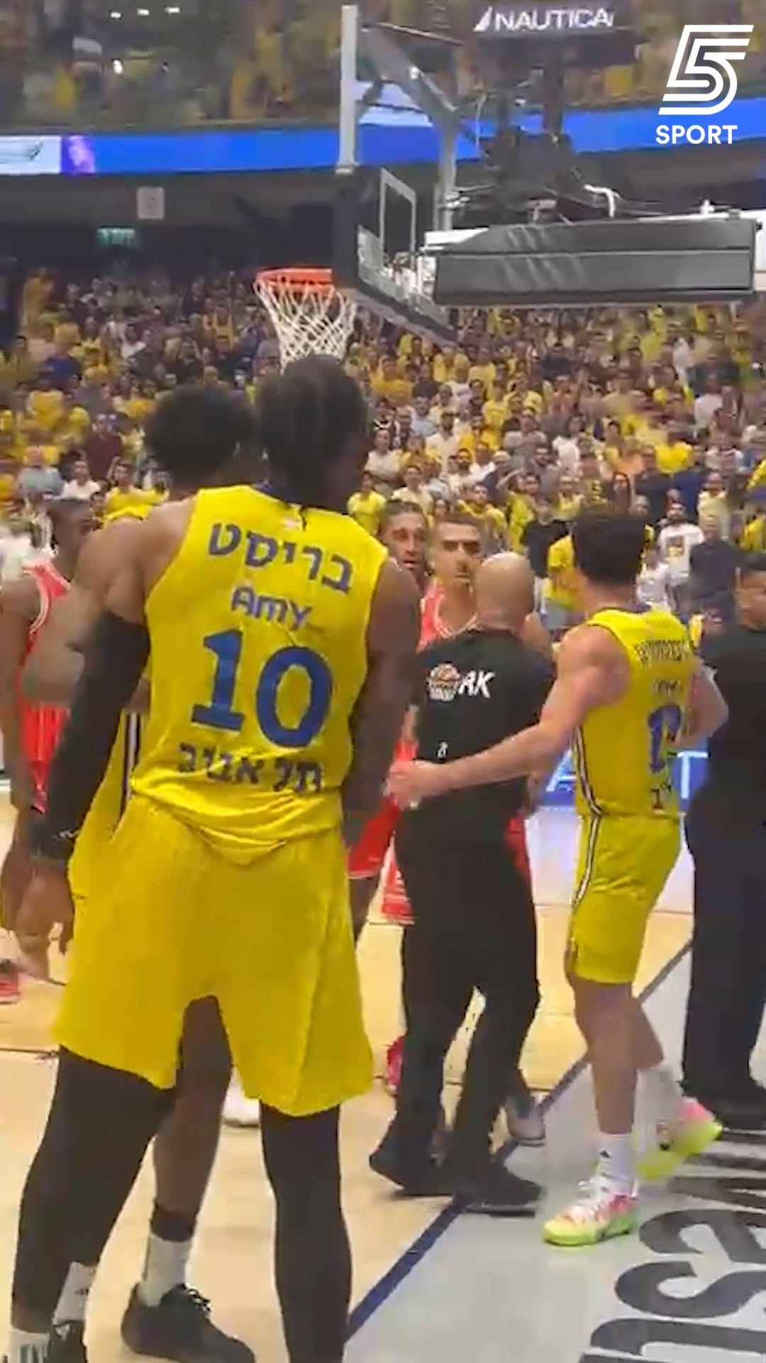 מקו הפרקט: העימות בין תומר גינת לאושיי בריסט 😳...