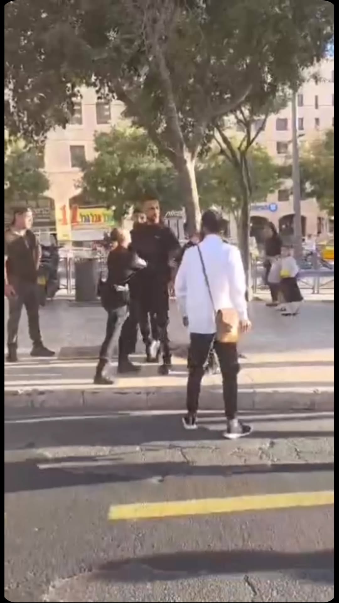 עימות התפתח בין נהג ערבי של חברת קווים לבין יהודי חרדי. לטענת...