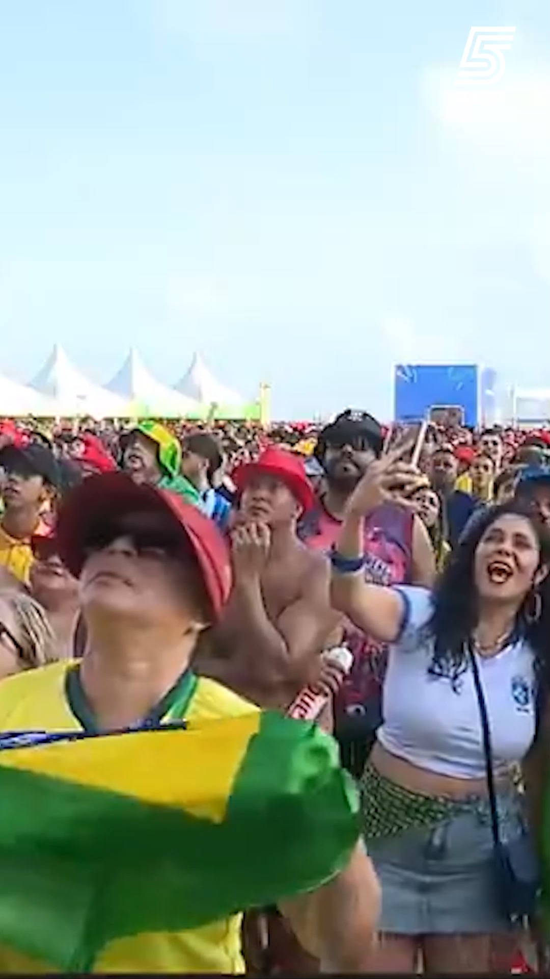 כך אוהדי ברזיל חגגו את שער הניצחון🤩🇧🇷...