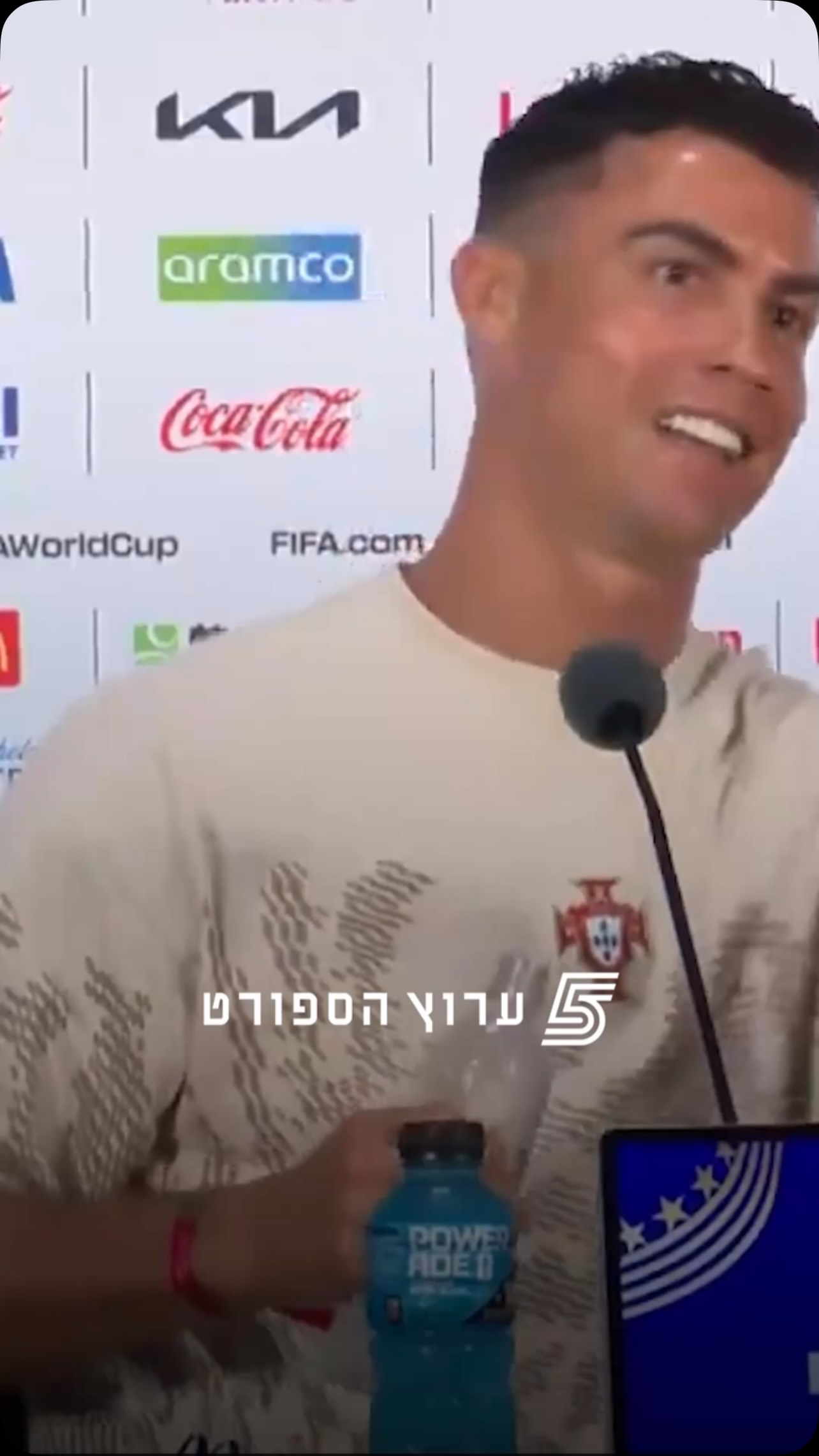 העקיצה של רונאלדו😂...