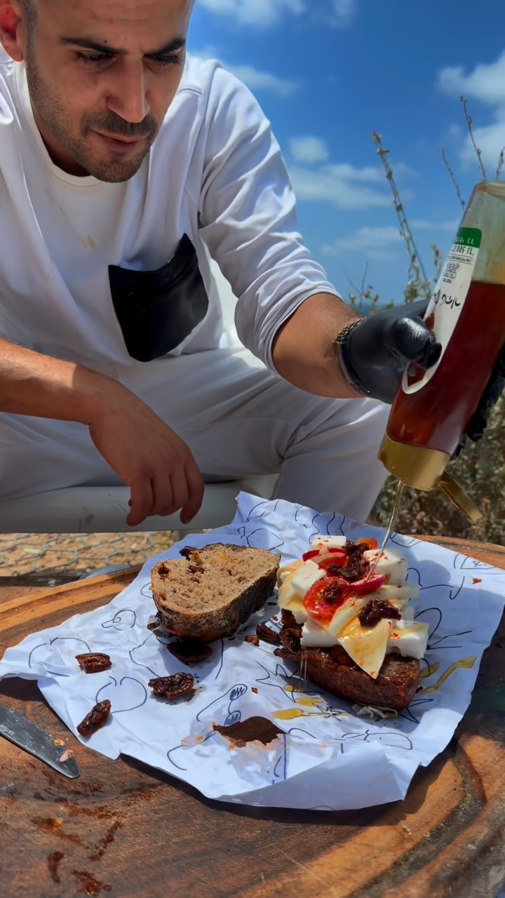 ברוסקטת גבינות מושלמת שתכינו שוב ושוב! 🤍🥖...