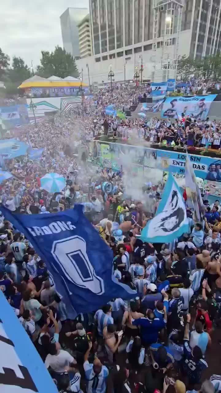 האוהדים הארגנטינאים בטירוף אחרי המהפך המשוגע על אנגליה! 🔥👀...