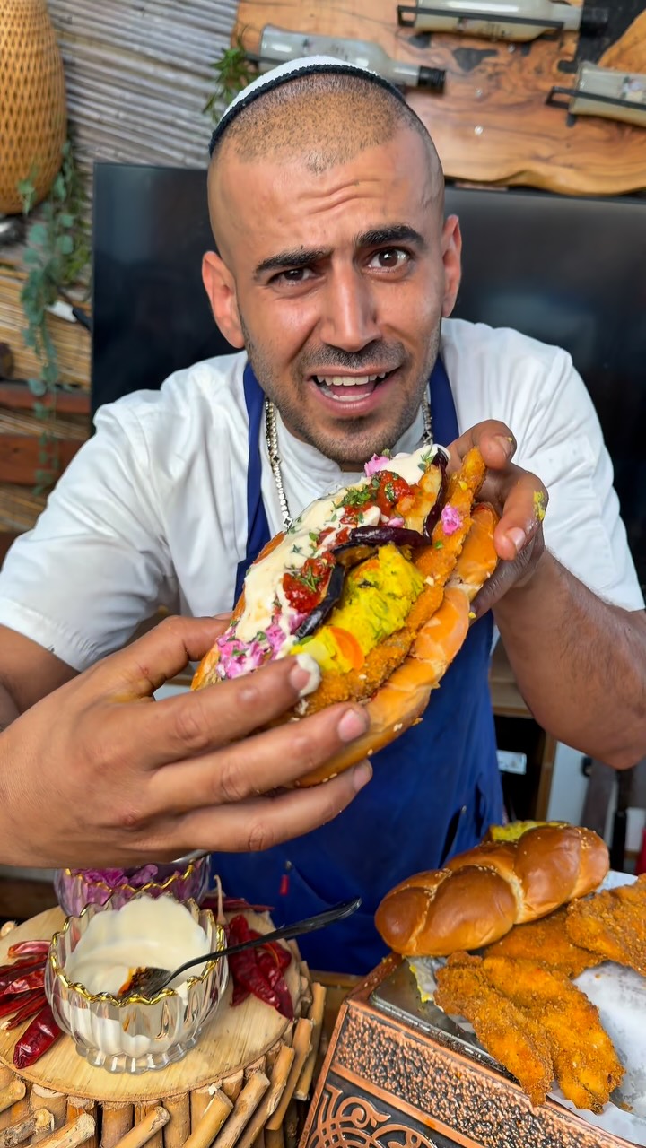 🥖✨ חלת שניצל של שישי – אין ביס כזה!...