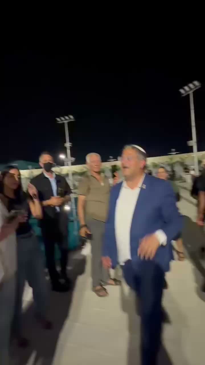 אמש, השתתפתי עם אישתי אילה בערב מרגש עם בני ובנות הזוג של...