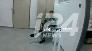"רצח, של מי?": תיעוד בלעדי ממעצר לינור ששון, הנאשמת בפרשת רצח...