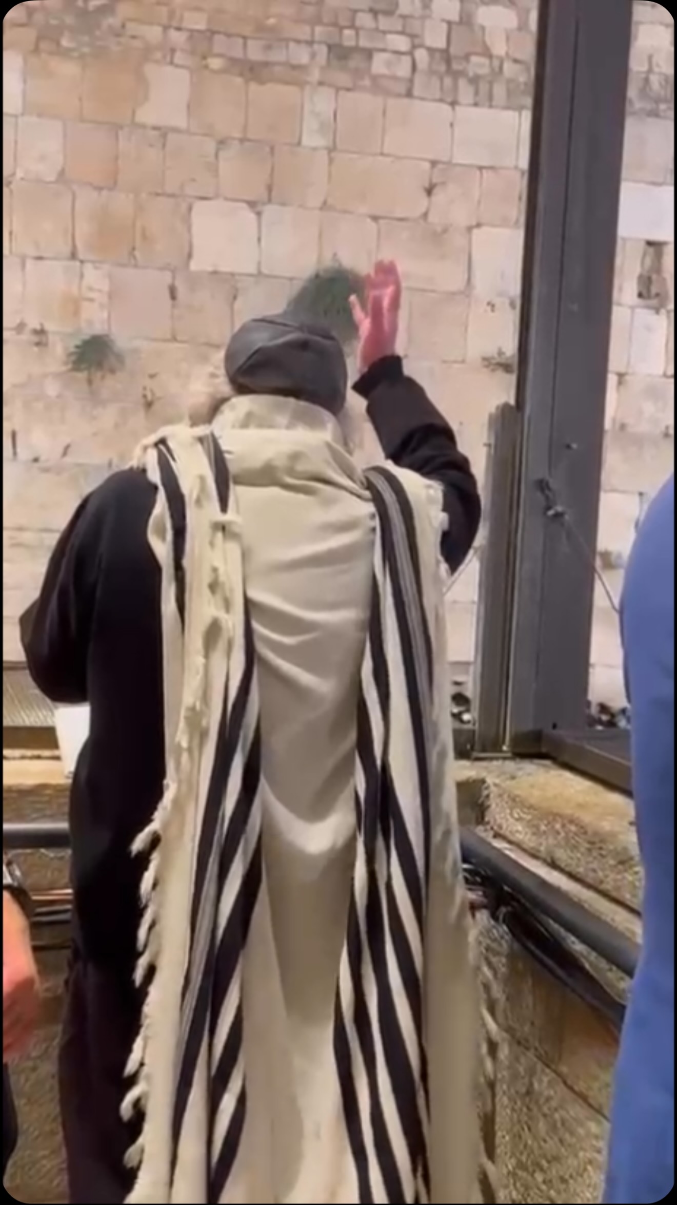 בן אָדָם, מַה לְּךָ נִרְדָּם...