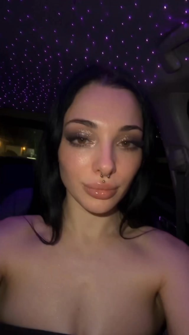 Kim: בואו איתי למסיבה עם השוגר דאדי שלי 🤗...
