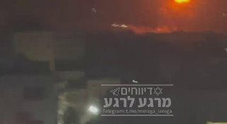 תקיפת בשכונת דוחה בכפר רומן שבדרום לבנון....