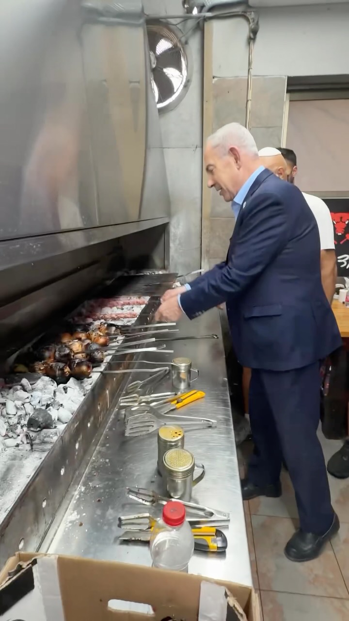 אין כמו השיפודים באולגה אצל סימו ודובי...