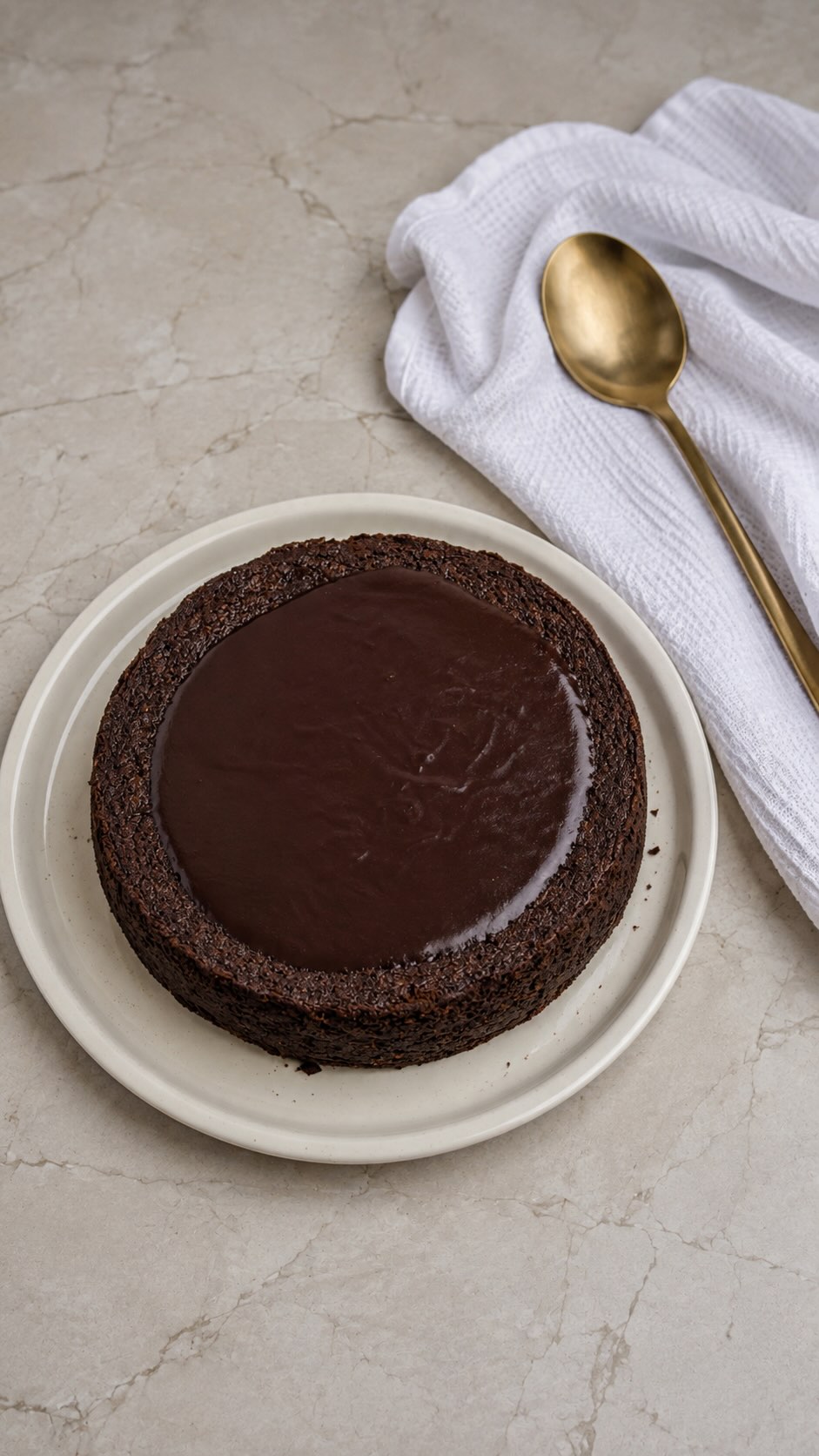 🍫 עוגת שוקולד פאדג׳ית מושלמת לחג!...
