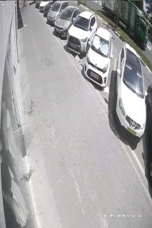 תיעוד המשאית שפגעה אתמול בחנות בקריית גת בנס 3 פצועים קל...