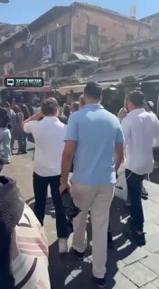תיעוד מביך: יו"ר עמך ישראל, עופר וינטר, הגיע בצהריים לסיור בשוק...