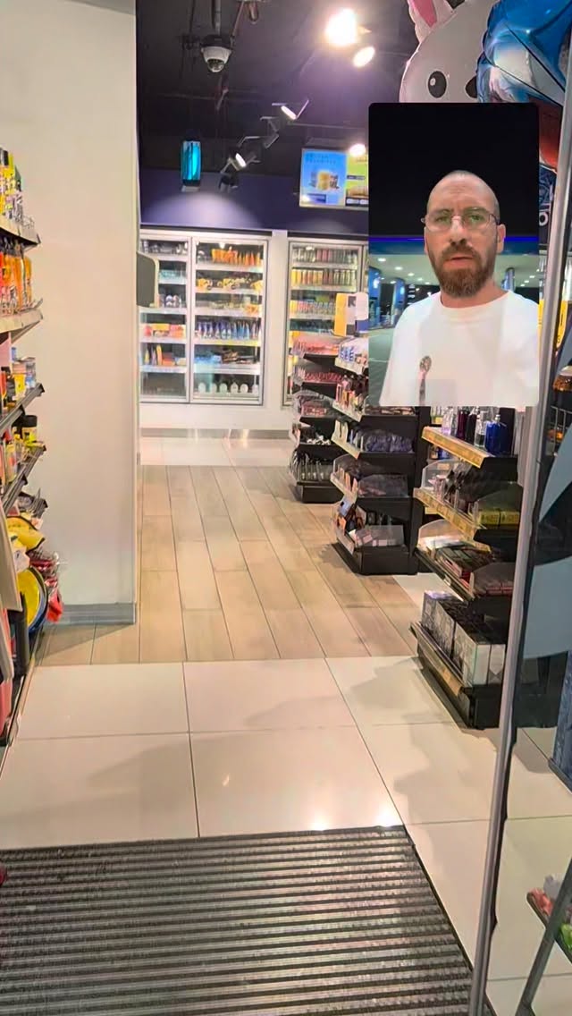 דובאי יקרה 🤣...