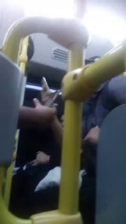 ארגון חוננו: צפו:פקח תחבורה ציבורית ריסס גז באוטובוס סגור - 15...