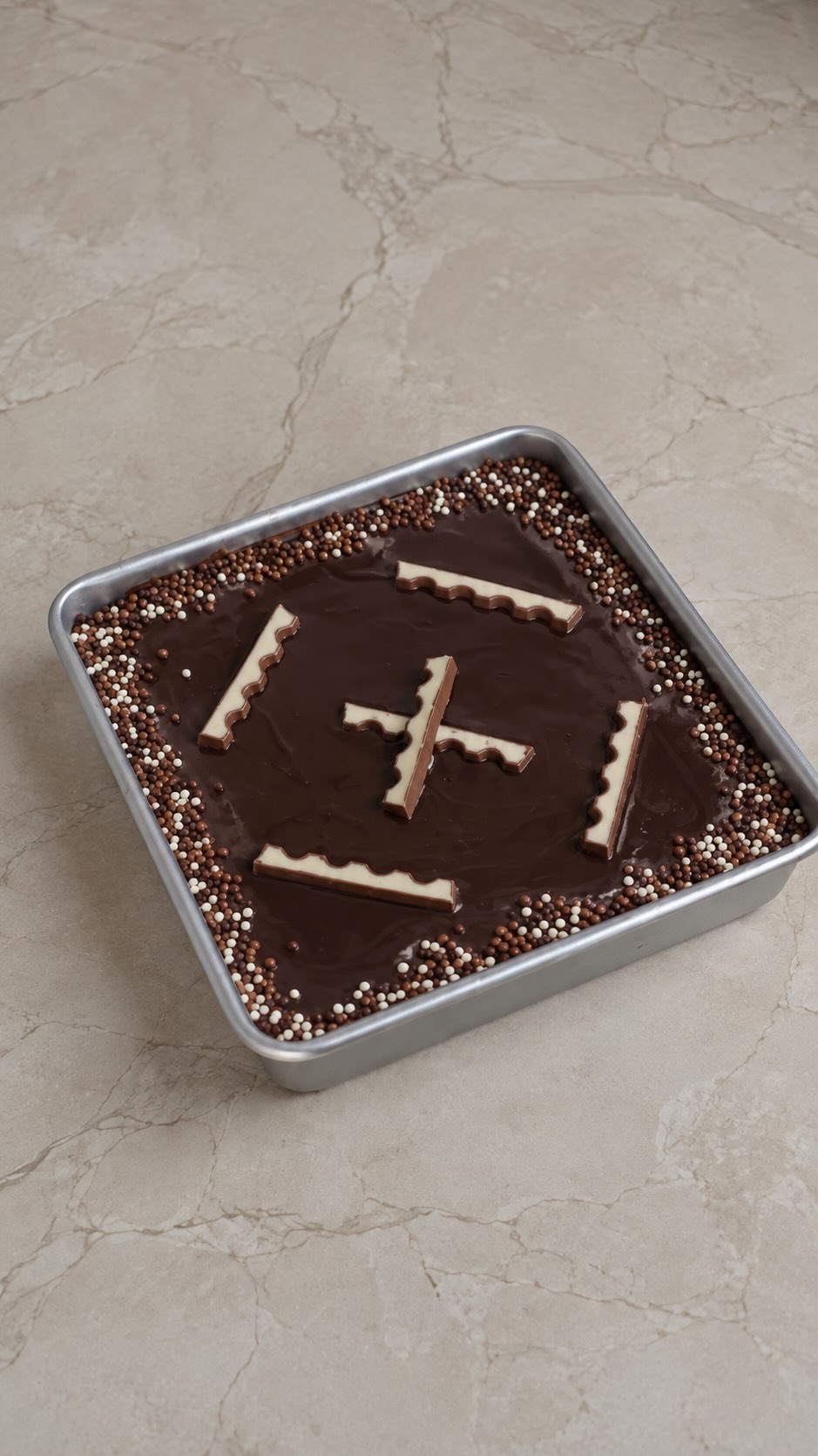 🍫 עוגת ביסקוויטים קינדר הכי פשוטה בעולם!...