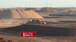 תיעוד: בעיצומו של החג - עבודות תשתית אינטנסיביות להקמת שכונת...