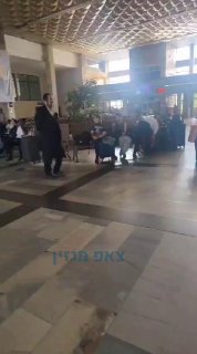 בתחנת רכבת בגבול של אוקראינה והונגריה...