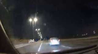 שוטרת נגררה מאות מטרים - הפיטבול של החשוד נשך שוטר: התיעוד...