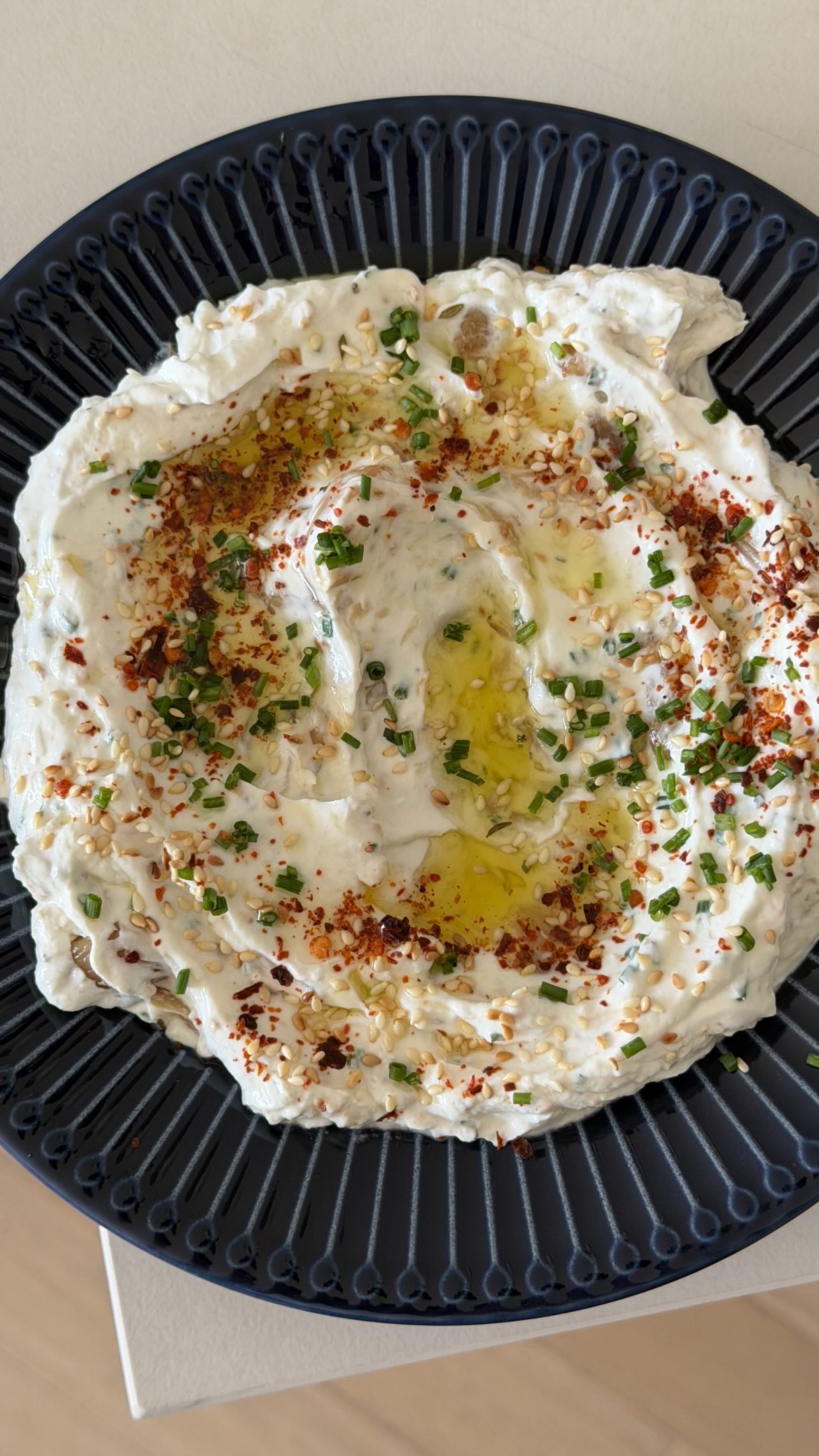 גבינת נפוליאון שום קונפי ושומשום קלוי 🎉 אמאלההה כמה טעים....