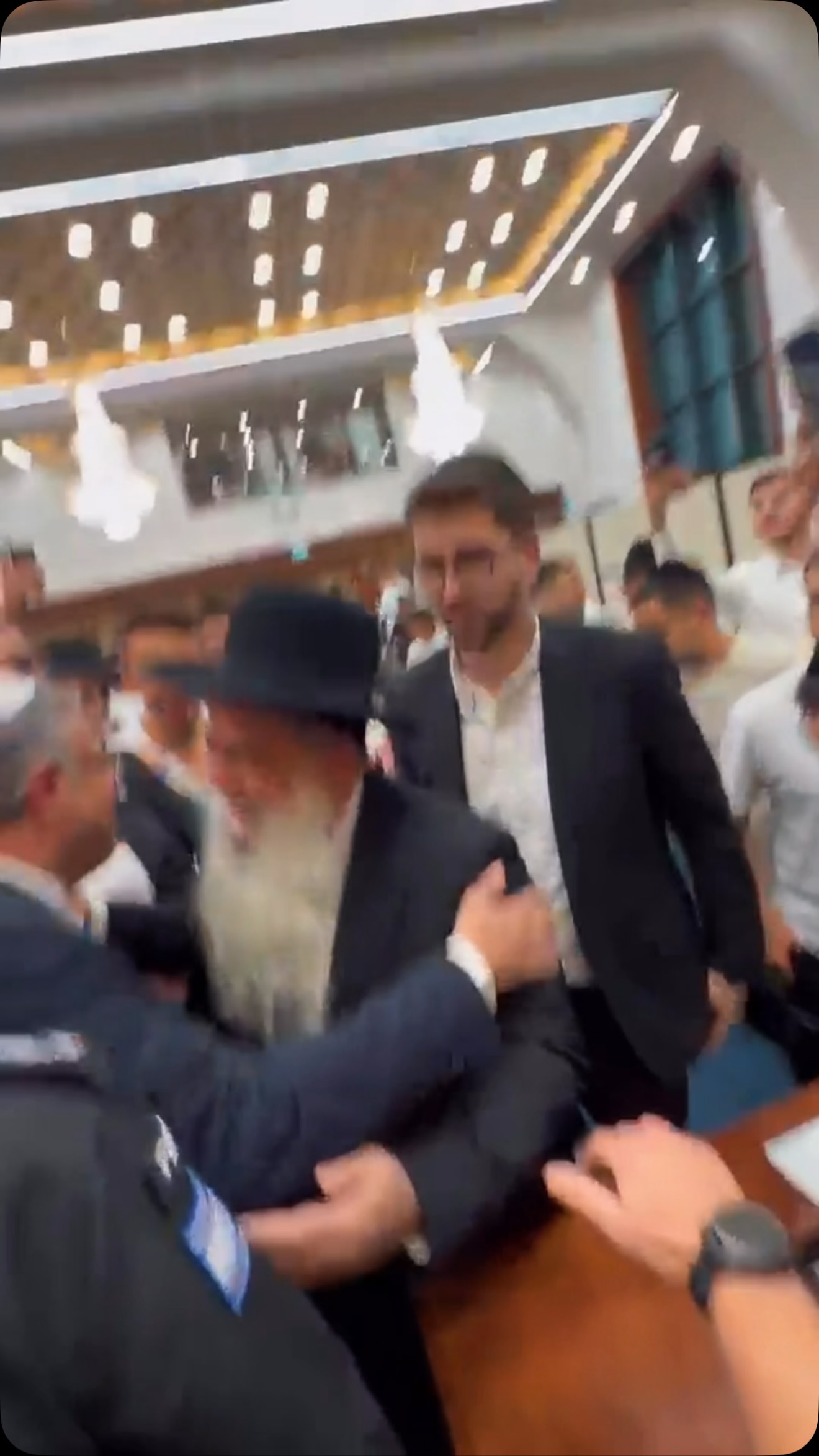זכיתי להגיע לסליחות ולהתברך אצל מזכה הרבים, הרב יגאל כהן...