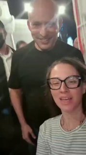 נפתלי בנט הגיע הערב לאשקלון וקיבל חיבוק חם...