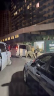 🚓 באודסה, במהלך התנגשות נוספת, אוטובוס של לוכדי עריקים התנגש...