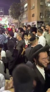 תהלוכת עריקים ששוחררו ממעצר התרחשה בבני ברק - מספר צוותי...