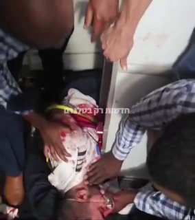 🍓 אזהרת צפייה: תיעוד מתוך המטוס בו הטייס האמירתי שנדקר...